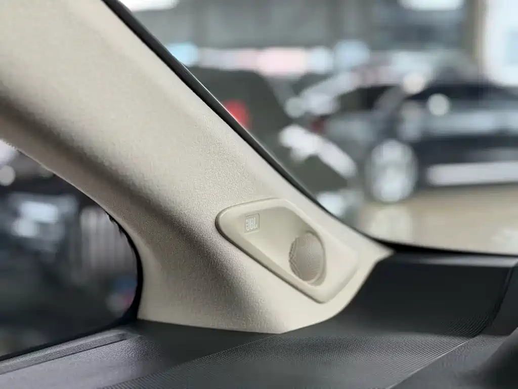 Toyota Alphard 2025 — фото 12
