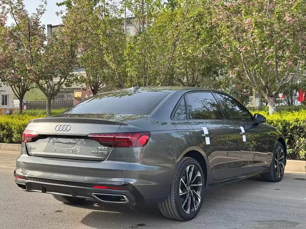 Audi A4L 2023 — фото 16