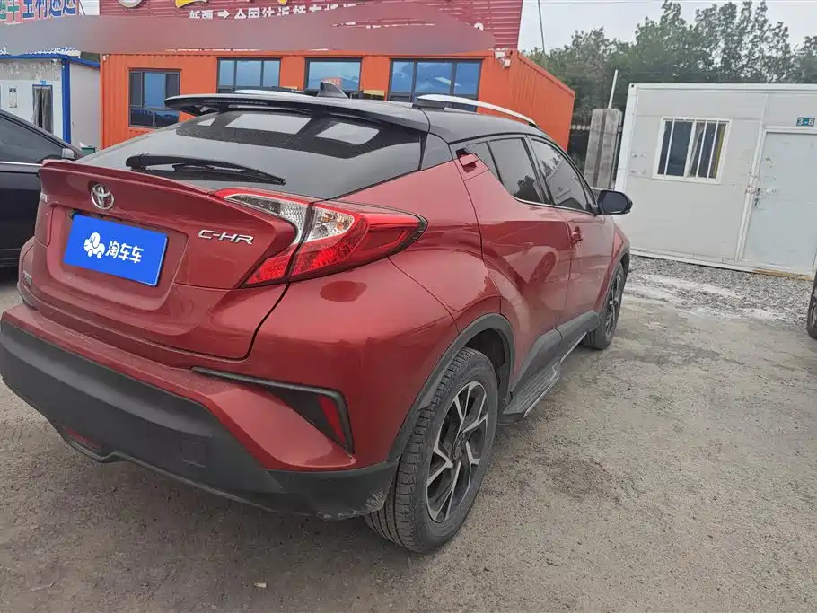 Toyota C-HR 2020 — фото 3