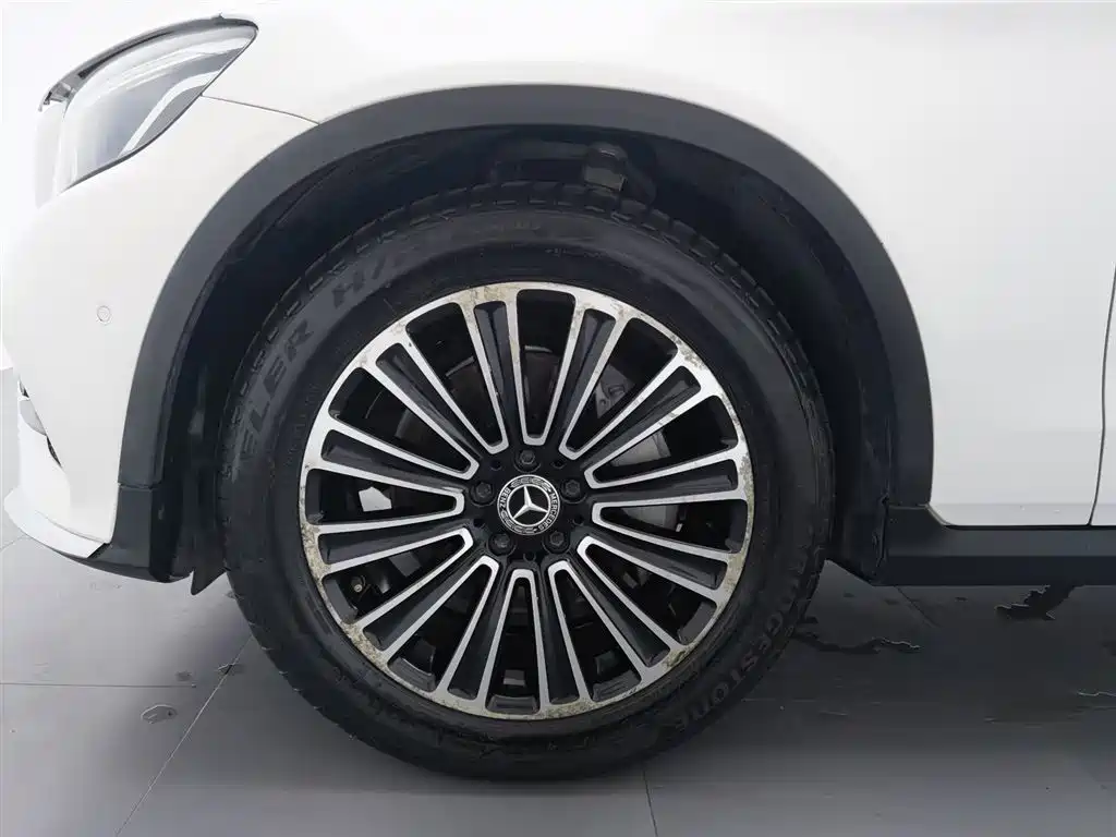 Mercedes-Benz GLC 2018 — фото 17