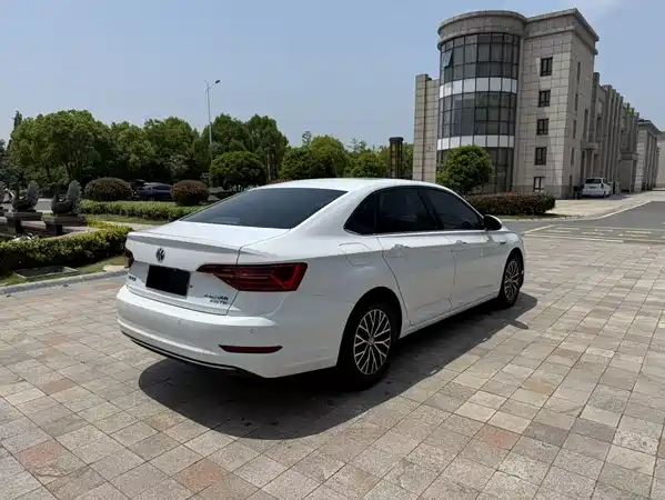 Volkswagen Sagitar 2020