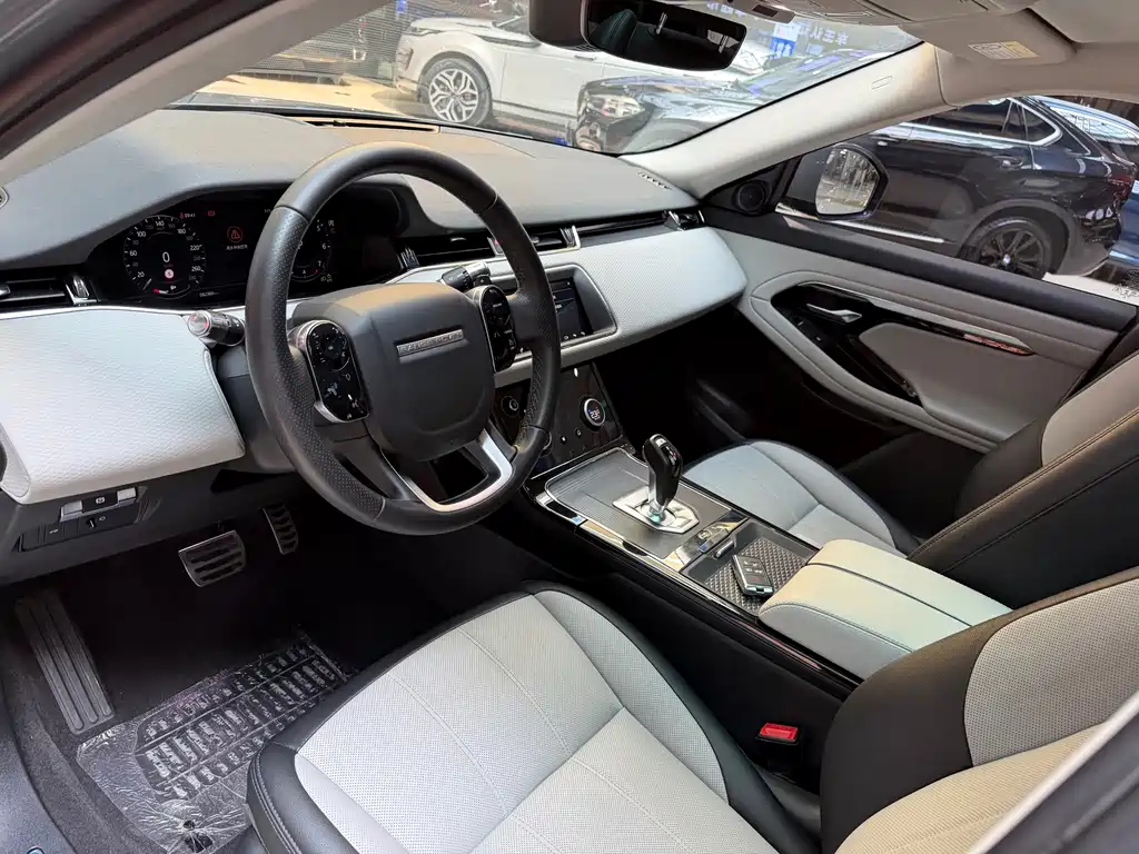 Land Rover Evoque 2021 — фото 8