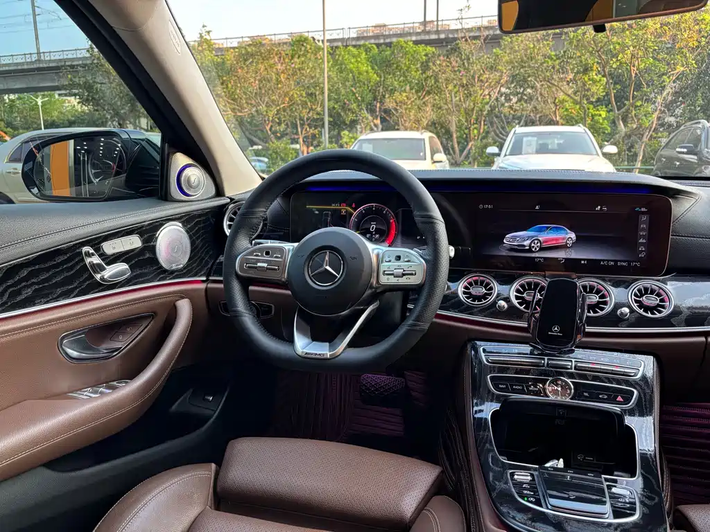 Mercedes-Benz E-Class 2019 — фото 15