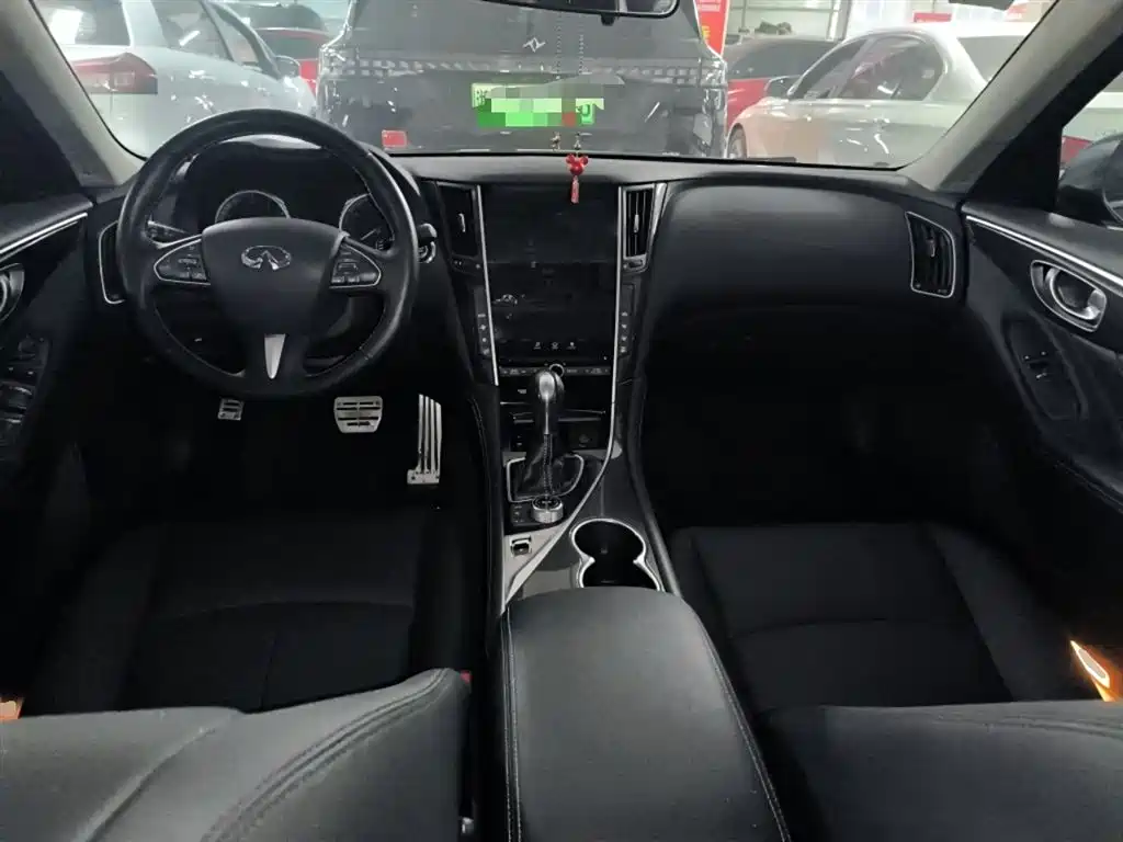 Infiniti Q50L 2017 — фото 10