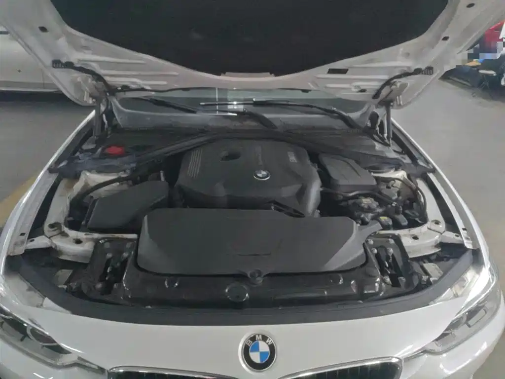 BMW 3 Series 2017 — фото 20