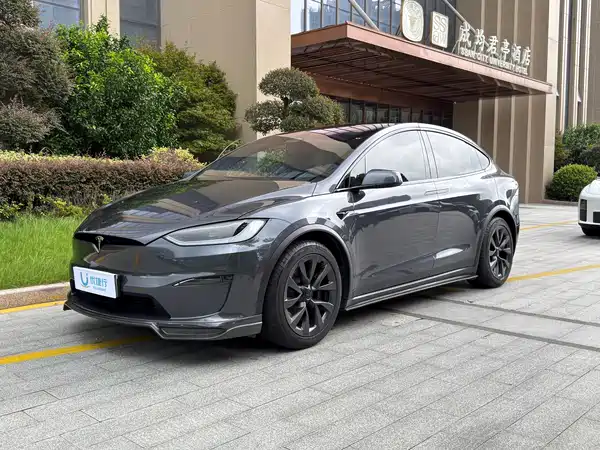 Tesla Model X 2023