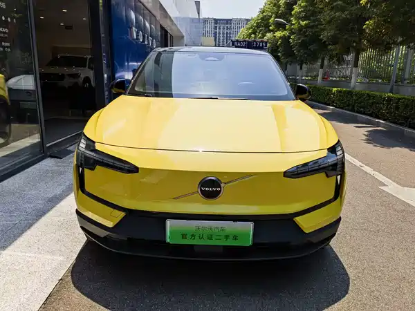 Volvo EX30 2024