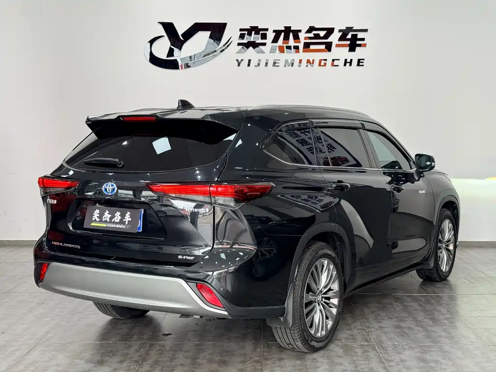 Toyota Highlander 2022 — фото 18