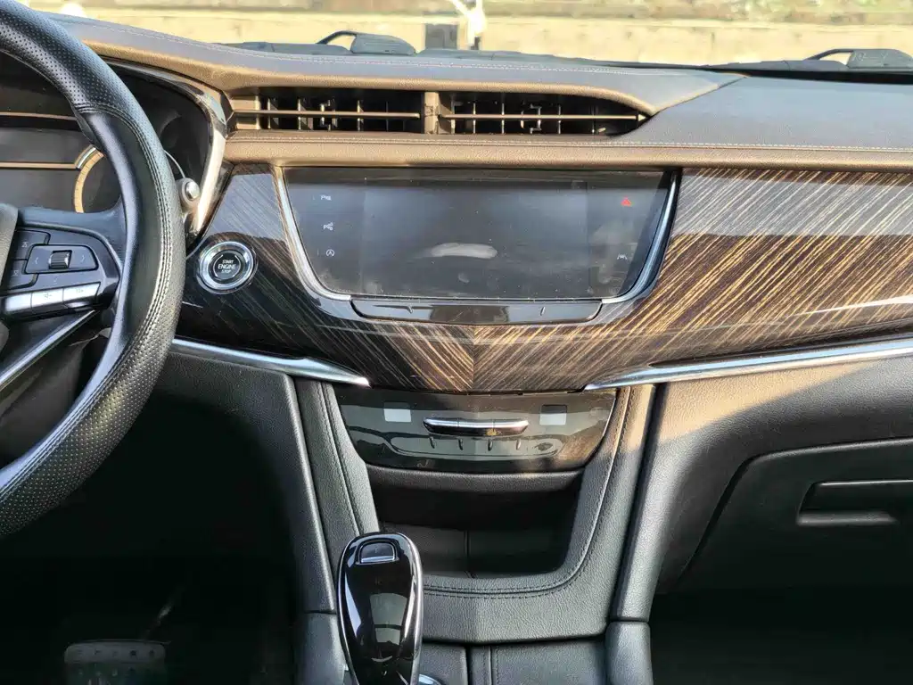 Cadillac XT6 2021 — фото 13