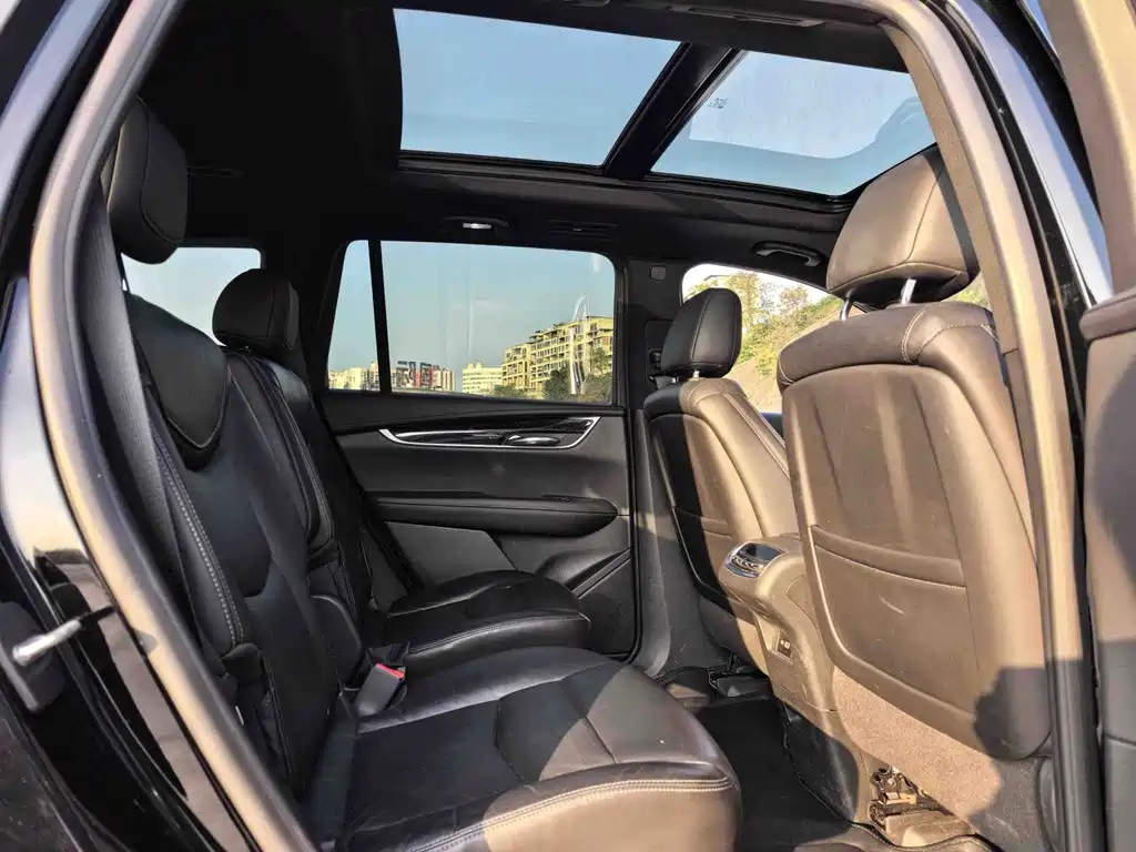 Cadillac XT6 2021 — фото 15