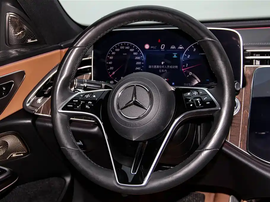 Mercedes-Benz E-Class 2024 — фото 14