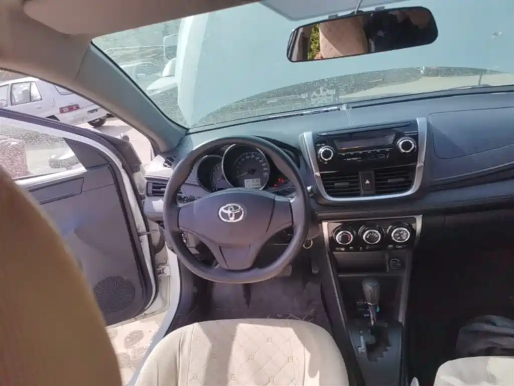 Toyota Yaris L 2019 — фото 11