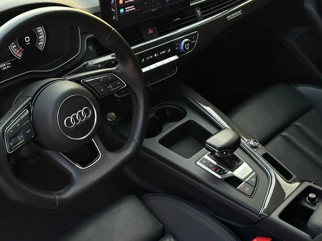 Audi A4 2022 — фото 16