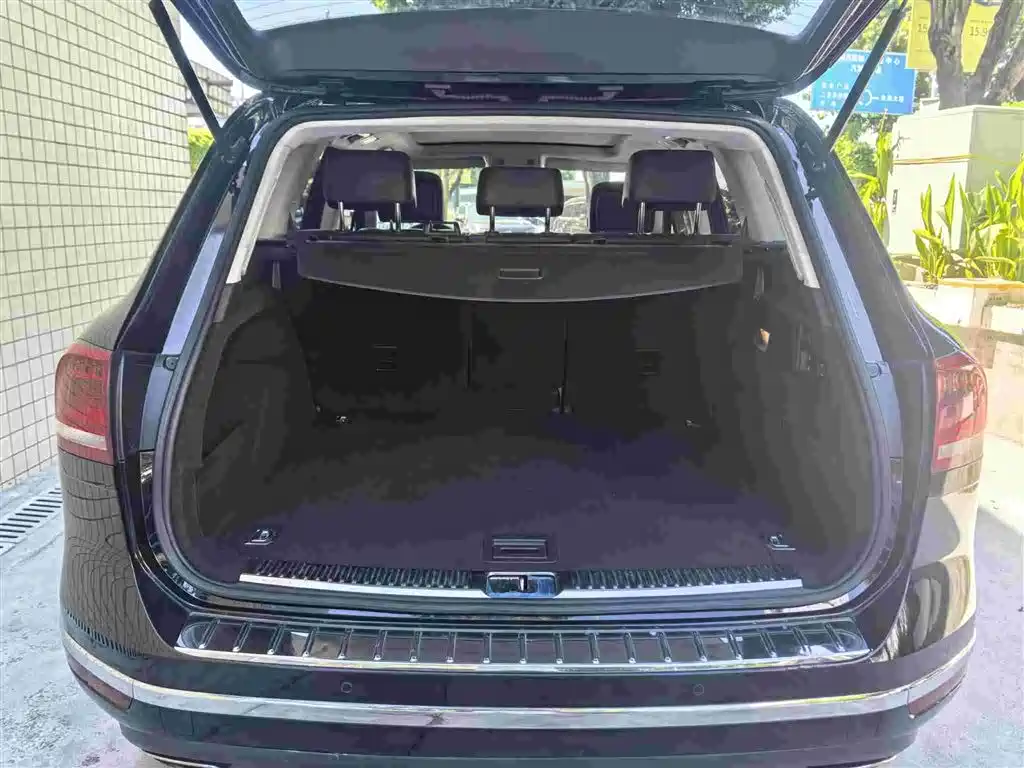 Volkswagen Touareg 2017 — фото 14