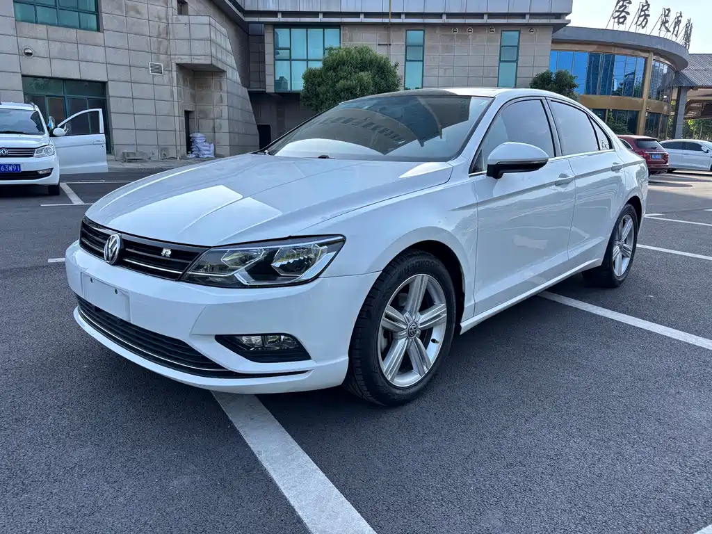 Volkswagen Lamando 2018 — фото 1