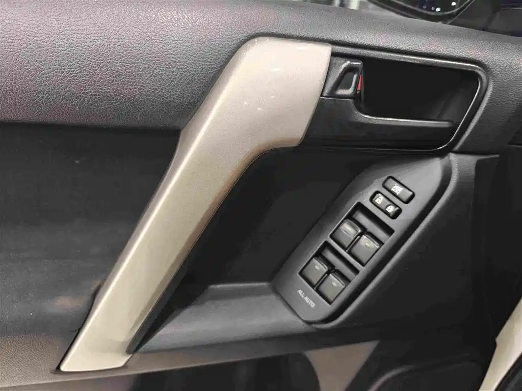 Toyota Prado 2017 — фото 18