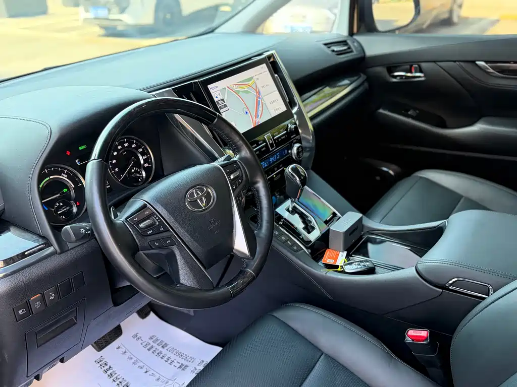Toyota Vellfire 2022 — фото 12