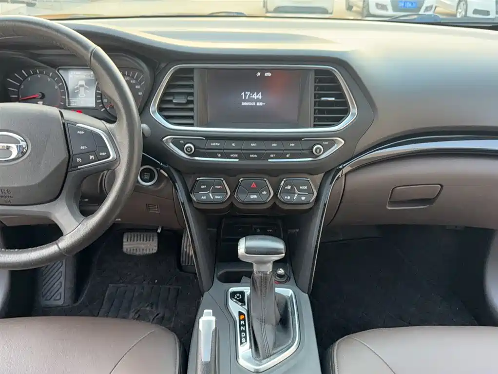 GAC Motor Trumpchi GS4 2016 — фото 24