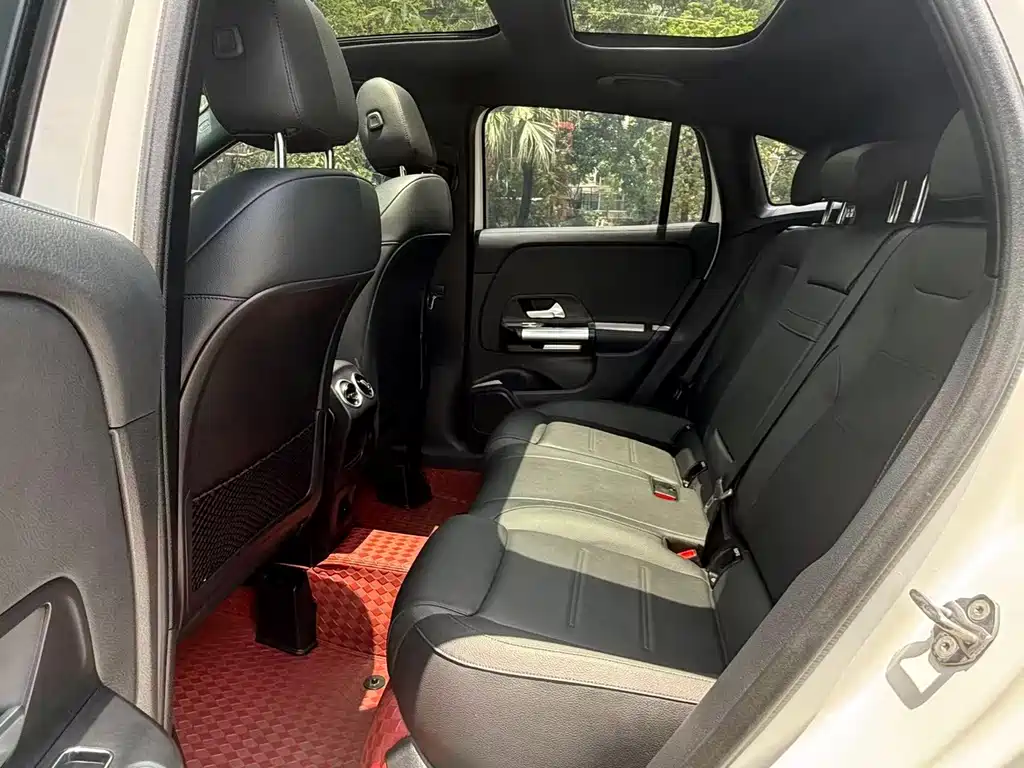 Mercedes-Benz GLA 2023 — фото 13