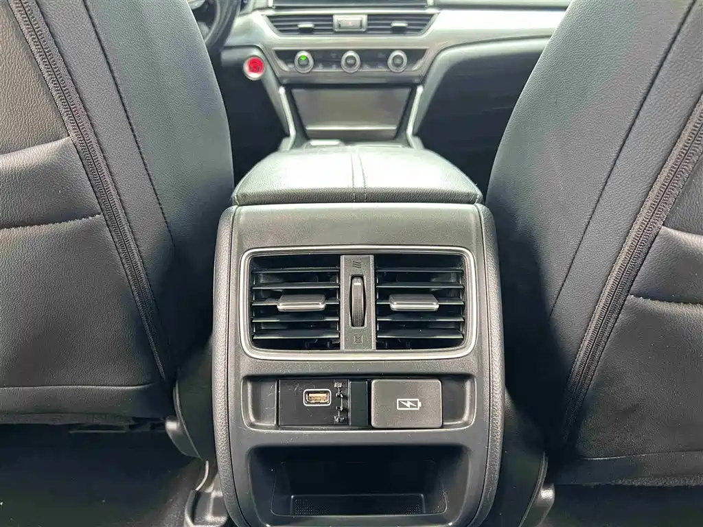 Honda Accord 2022 — фото 31