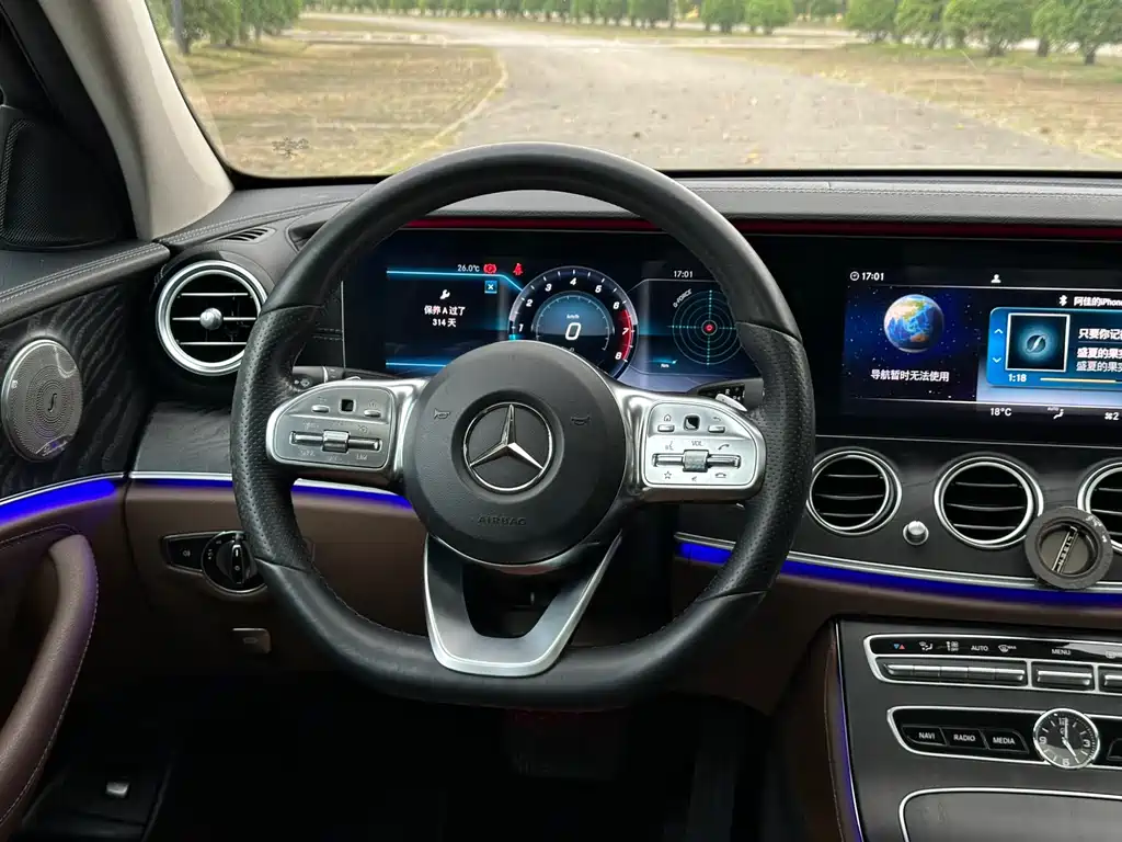 Mercedes-Benz E-Class 2019 — фото 20