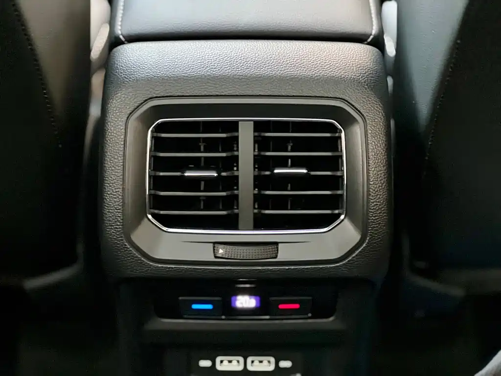 Volkswagen Tiguan L 2021 — фото 12