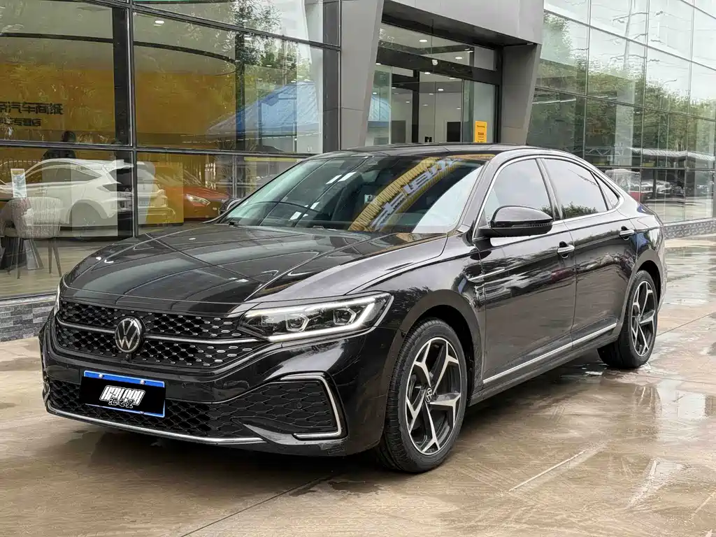 Volkswagen Passat 2024