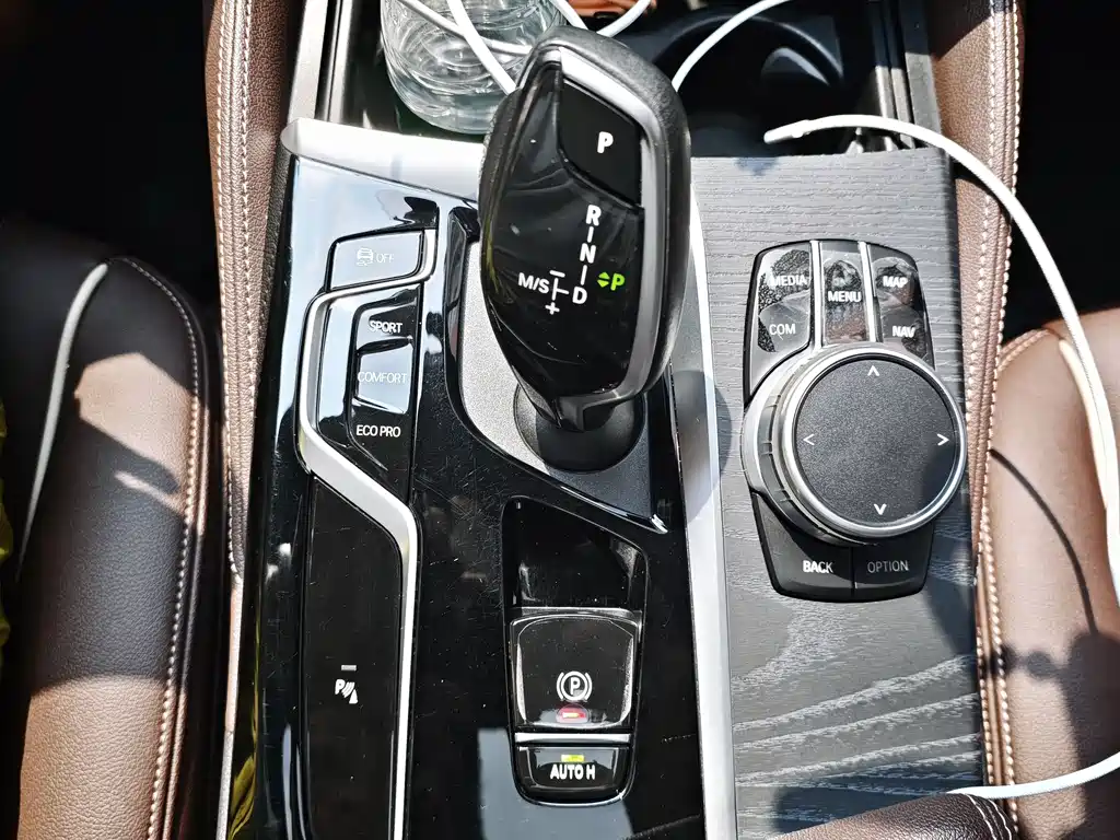 BMW 5 Series 2021 — фото 22