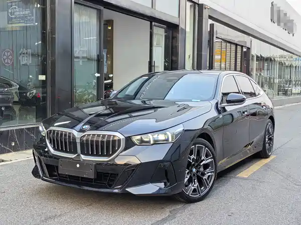 BMW 5 Series 2025