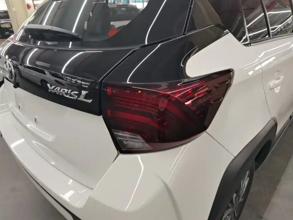 Toyota Yaris L 2020 — фото 8