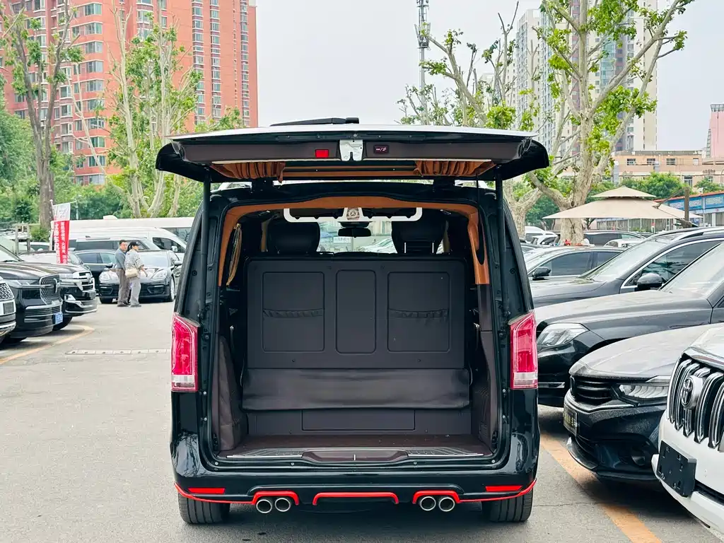 Mercedes-Benz V-Class 2019 — фото 31