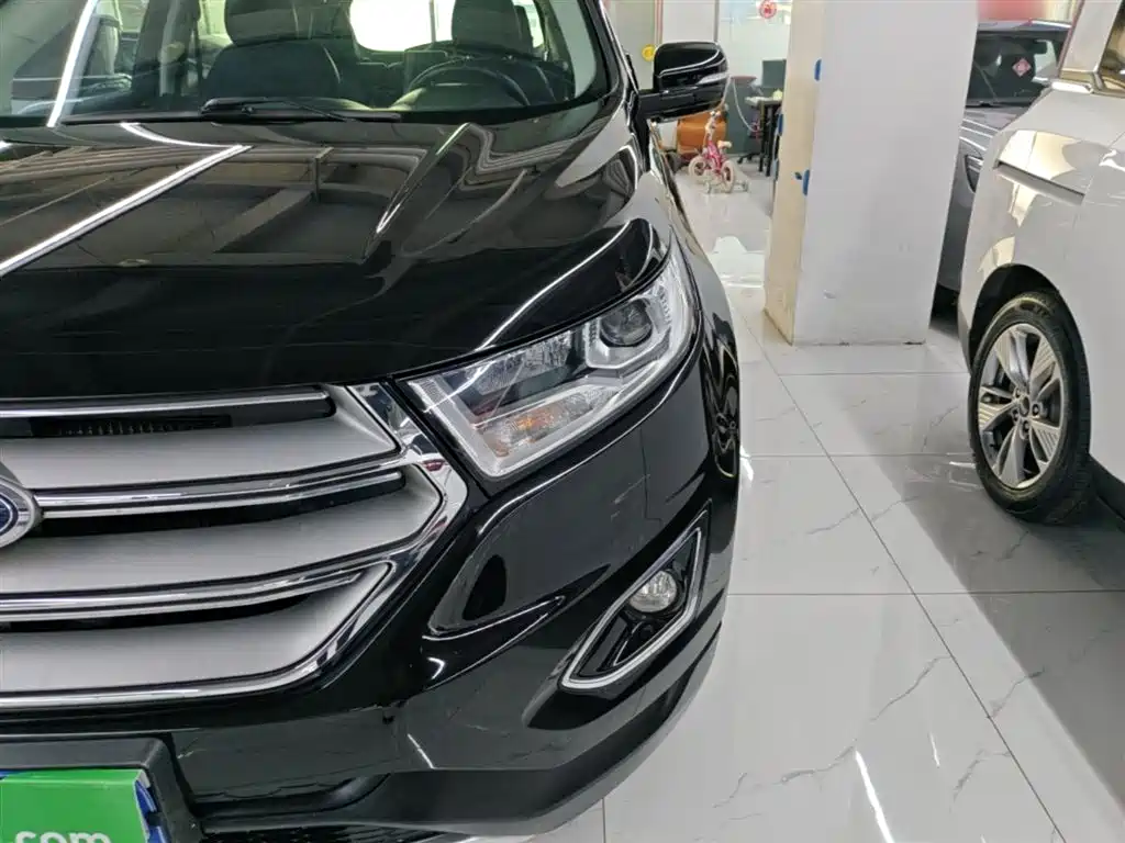 Ford Edge 2018 — фото 24