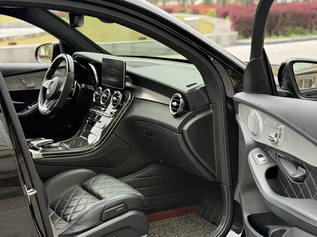 Mercedes-Benz GLC Coupe AMG 2020 — фото 17