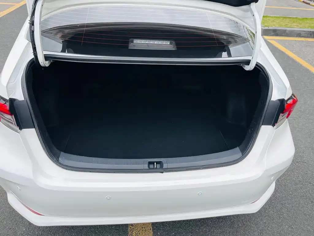 Toyota Corolla 2020 — фото 19