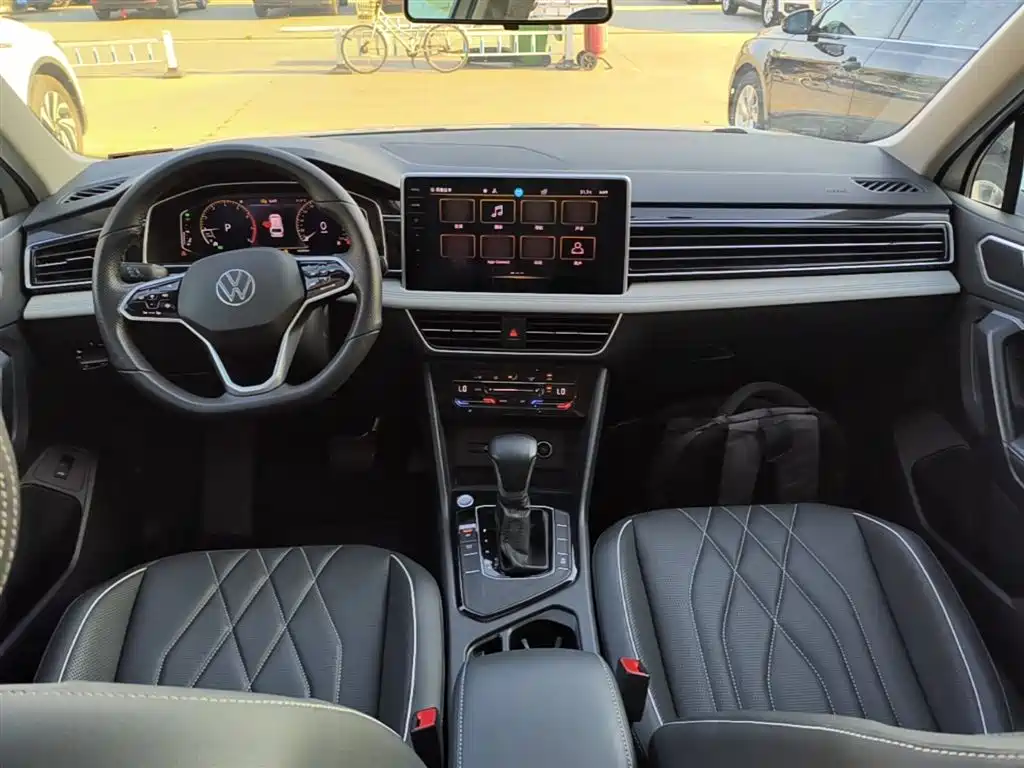 Volkswagen Tiguan L 2023 — фото 10