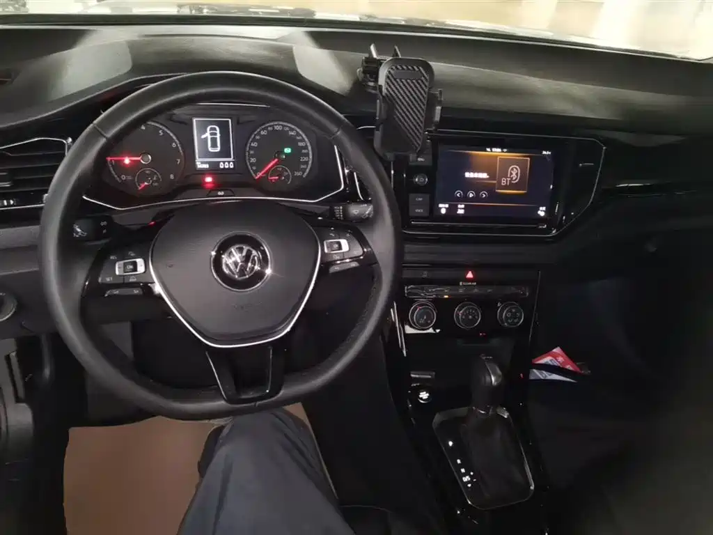 Volkswagen T-Roc 2019 — фото 10