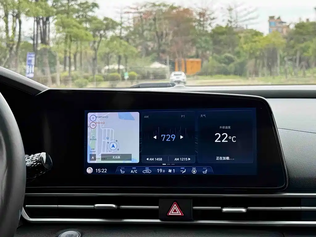 Hyundai Elantra 2021 — фото 18