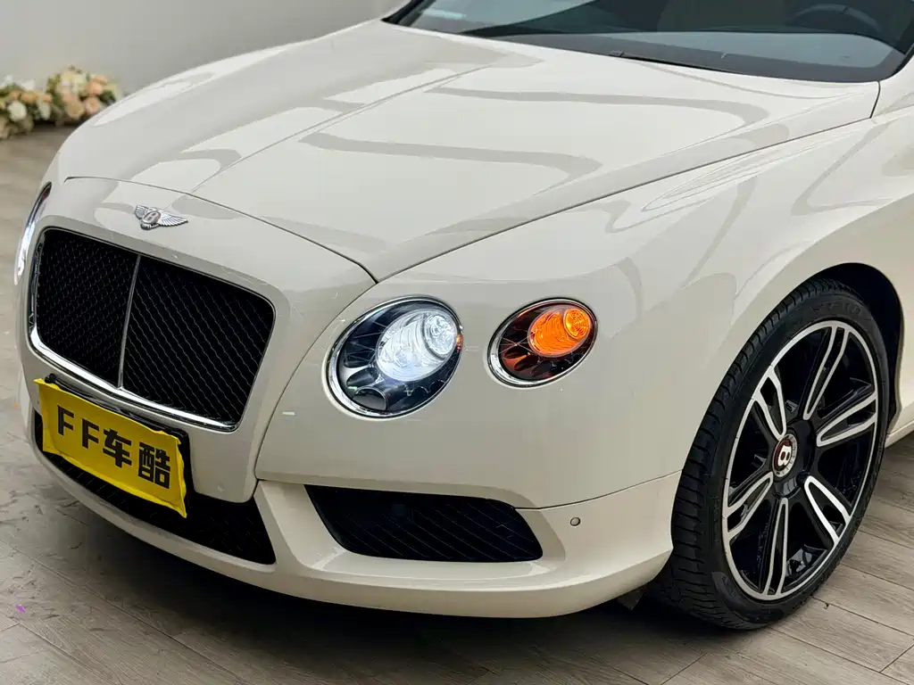 Bentley Continental 2014 — фото 4