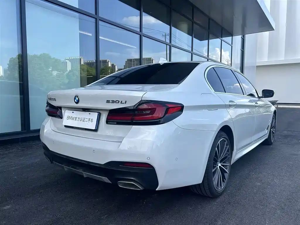 BMW 5 Series 2023 — фото 18