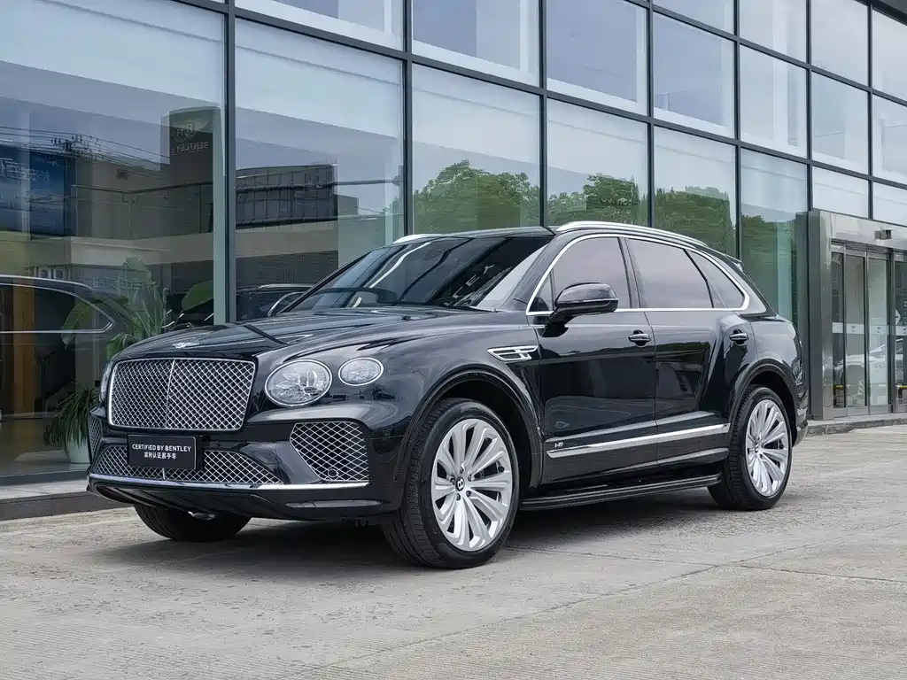 Bentley Bentayga 2023 — фото 1