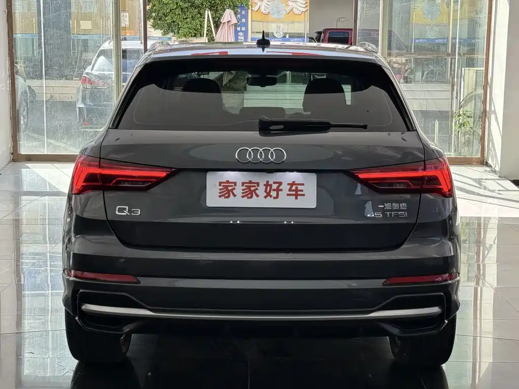 Audi Q3 2020 — фото 16