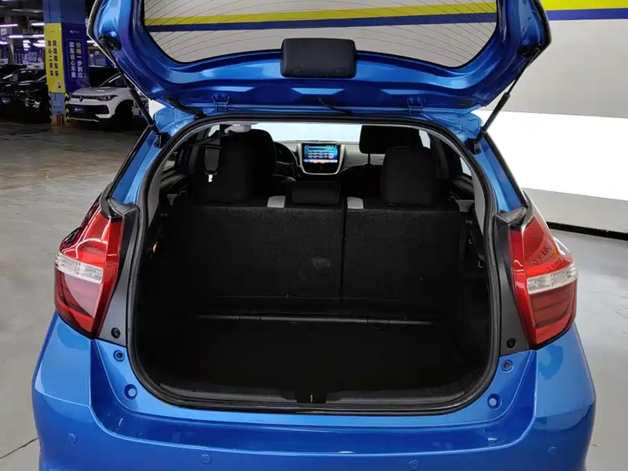 Toyota Yaris L 2020
