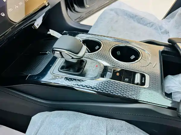 Hongqi HS3 PHEV 2026