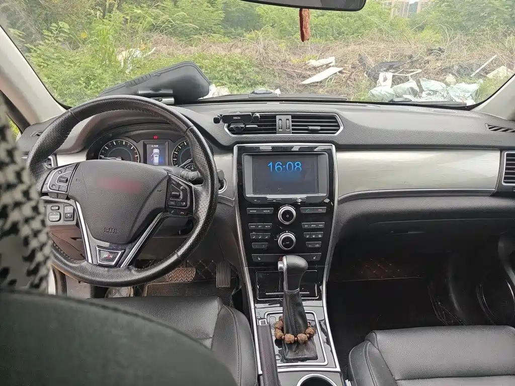 Haval H2 2015 — фото 13