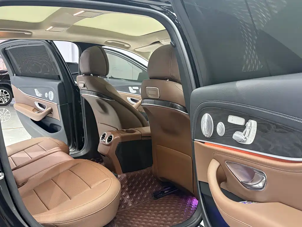 Mercedes-Benz E-Class 2019 — фото 10