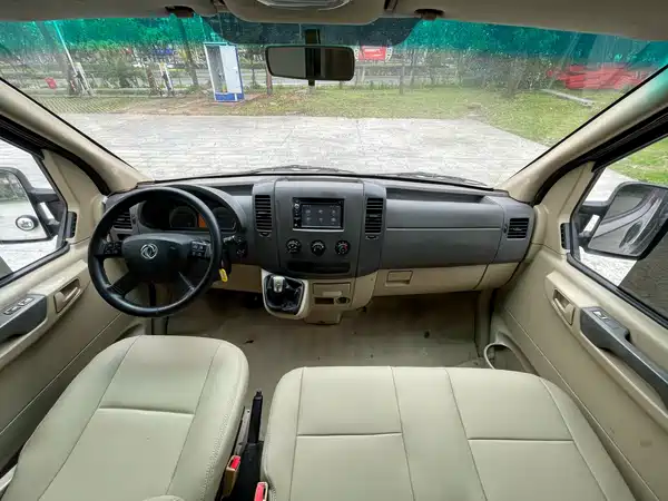 Dongfeng Yufeng 2015
