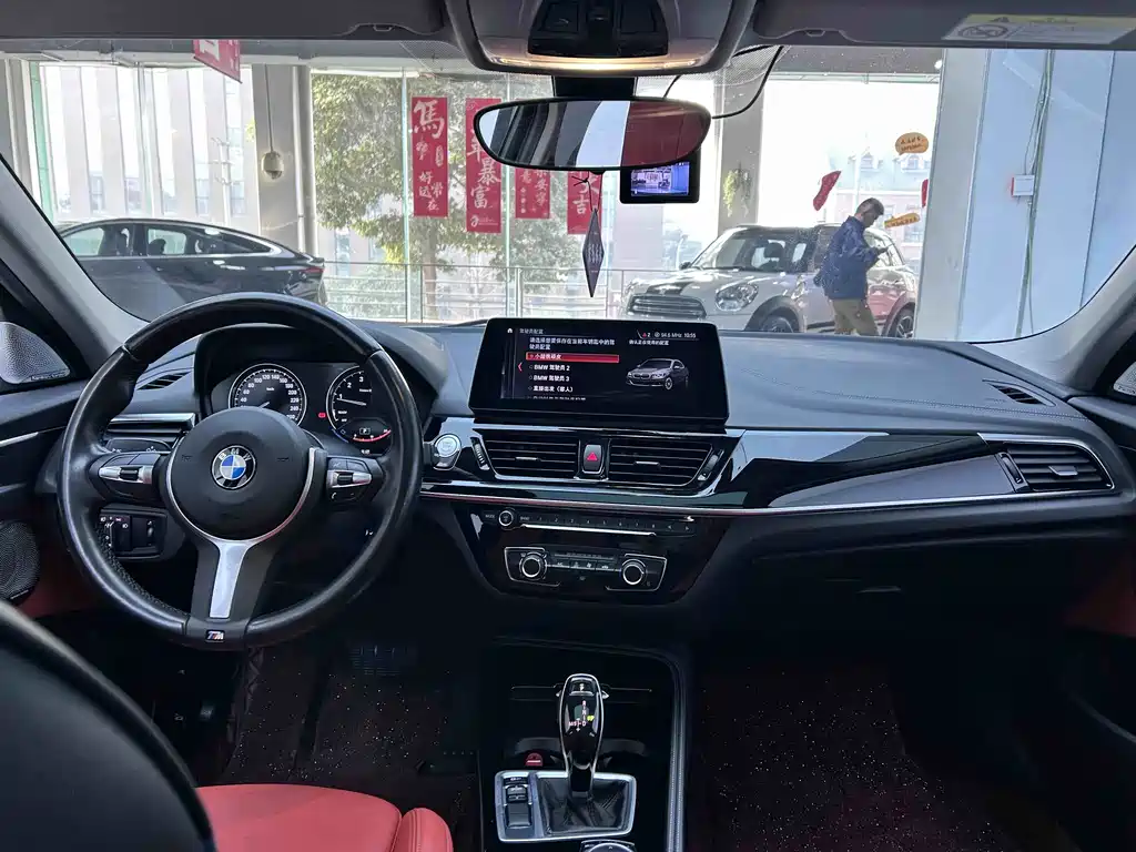 BMW 1 Series 2022 — фото 17