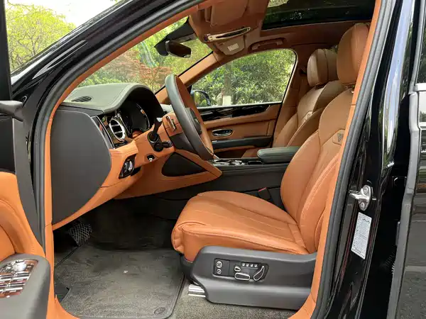 Bentley Bentayga 2023