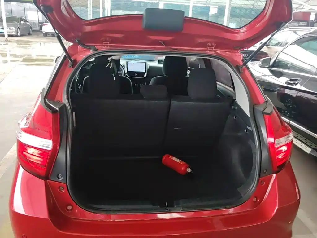 Toyota Yaris L 2018 — фото 19