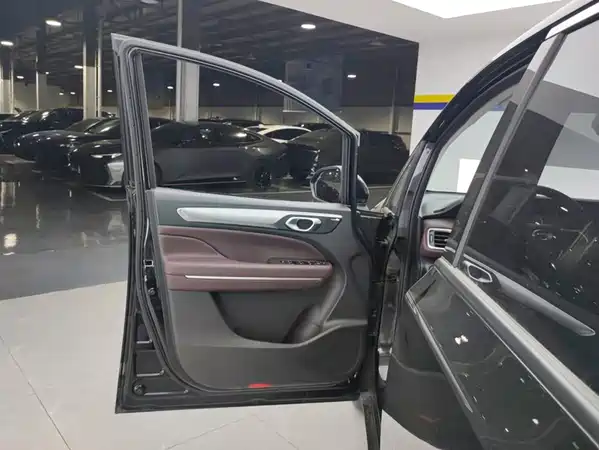 GAC Trumpchi M6 2025